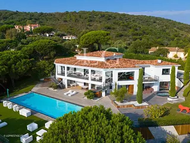 Sainte Maxime 83120 Achat / Vente maison 15 pièces t15 piscine