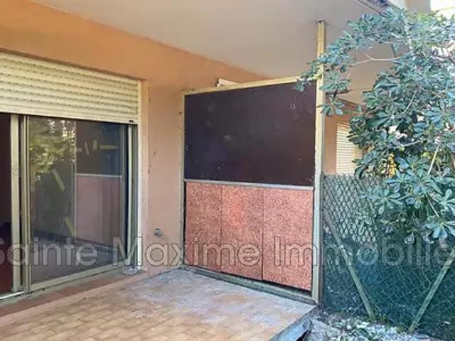 Sainte Maxime 83120 Achat / Vente appartement 1 pièce t1 terrasse parking