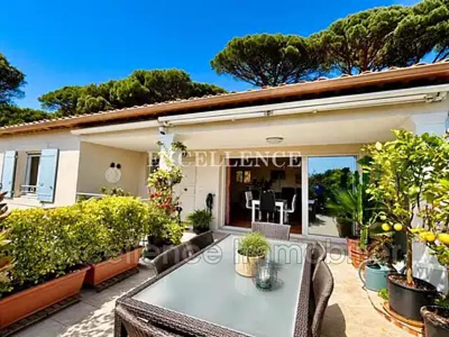 Sainte Maxime 83120 Achat / Vente appartement 3 pièces t3 au dernier étage piscine
