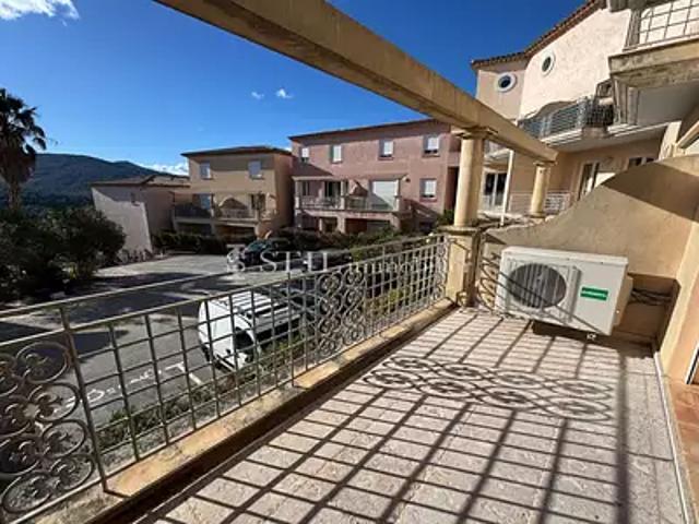 Sainte Maxime 83120 Achat / Vente appartement 3 pièces t3 terrasse parking