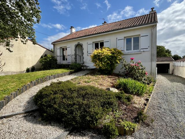 SAINTE PAZANNE Proche bourg