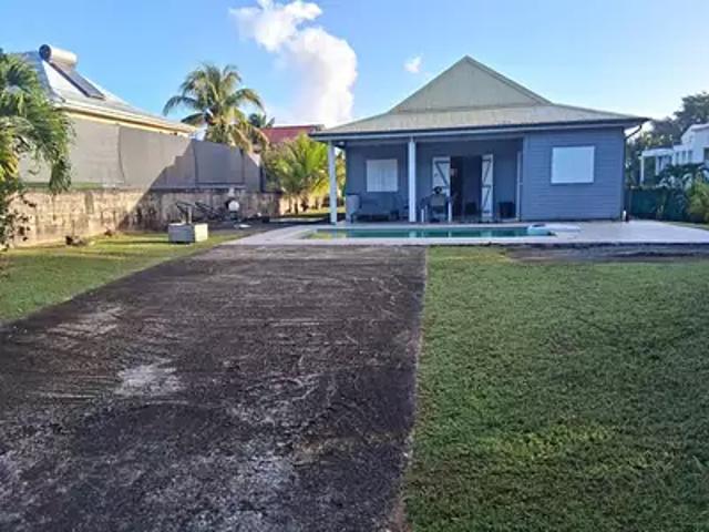Sainte Rose 97115 Achat / Vente maison 4 pièces t4 piscine jardin