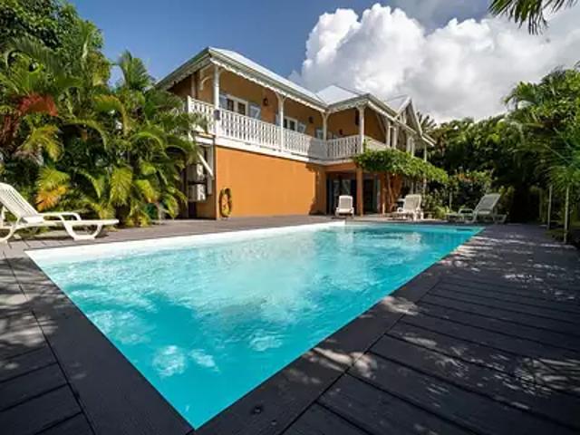 Sainte Rose 97115 Achat / Vente maison 8 pièces t8 piscine jardin