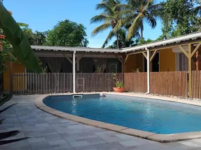 Sainte Rose 97115 Achat / Vente maison 9 pièces t9 piscine jardin