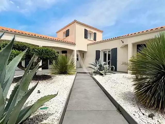 Sainte Radégonde des Noyers 85450 Achat / Vente maison 6 pièces t6 au dernier étage