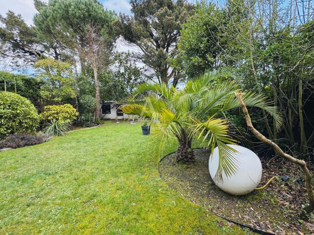 SAINTE THERESE AMERICAINS MAISON BOURGEOISE 10 pièces 253 m2 avec jardin et garage