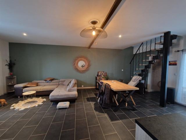 Saintes Rive Droite Élégante maison rénovée avec jardin et e. 88m² Saintes