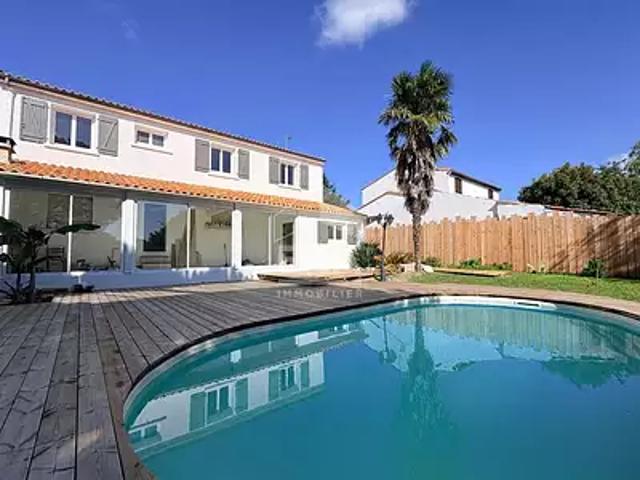 Saintes 17100 Achat / Vente maison 7 pièces t7 piscine parking