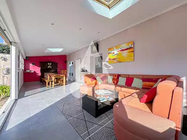 Saintes 17100 Achat / Vente maison 10 pièces t10 au dernier étage