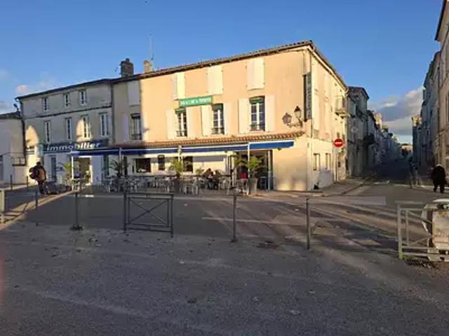 Saintes 17100 Achat / Vente immeuble