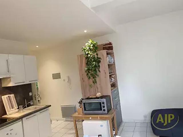 Saintes 17100 Location appartement 1 pièce t1