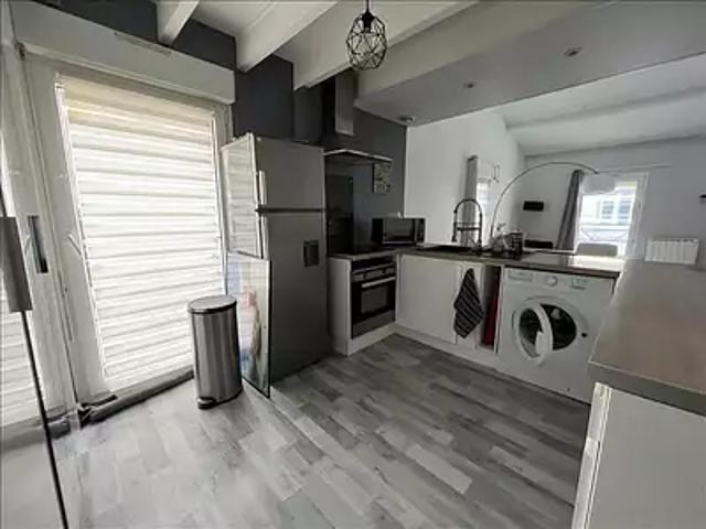 Saintes 17100 Location appartement 2 pièces t2 au dernier étage