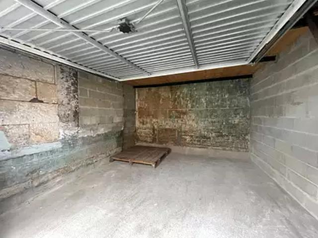 Saintes 17100 Location parking