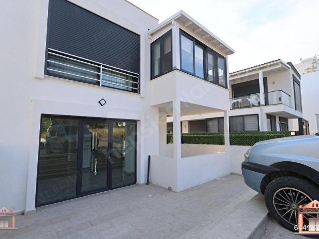 SAKALLIdan Turgutreiste Anayola Yakın 165m2 Kiralık Dükkan