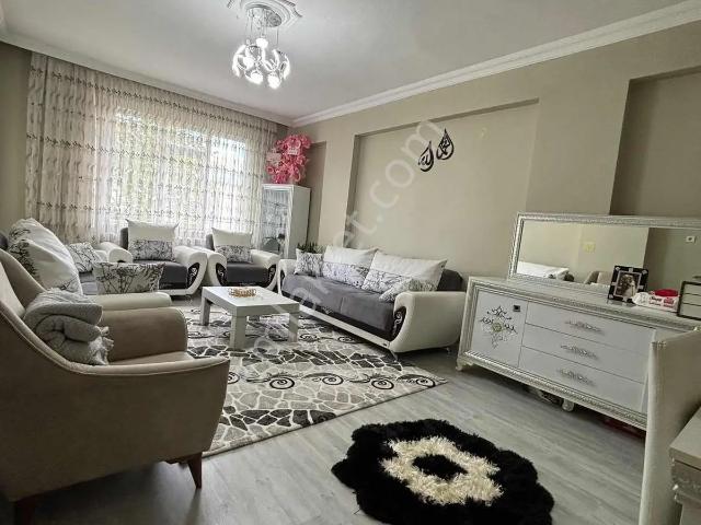Sakarya Mahallesinde 3+1 Geniş Ve Ferah
