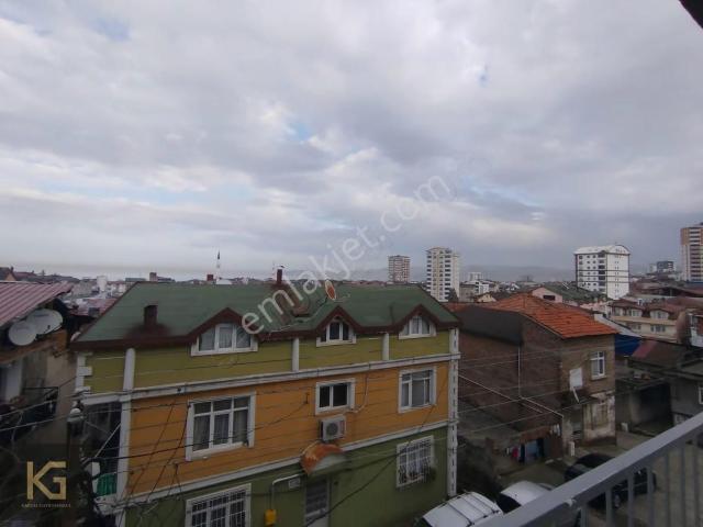 Sakarya Mahallesinde Güzel Konumda Güzel Bir Dairedir