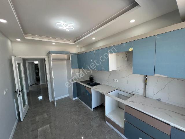 Sakarya Adapazarı Şeker Mah.otoparklı Siteiçi Kiralık Geniş 3+1