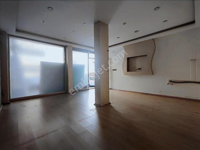 Sakarya Caddesi Yanı 45 M2 Vitrinli Kiralık Dükkan