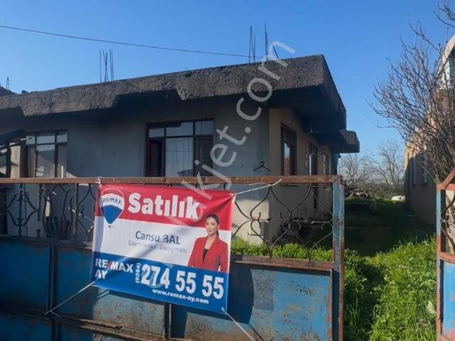 Sakarya Ferızlı Nalköy'de Satılık Ev Ve Arsası