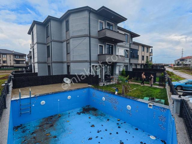 Sakarya Karasu’da Havuzlu Site İçerisinde 2+1 Sıfır Modern Daire