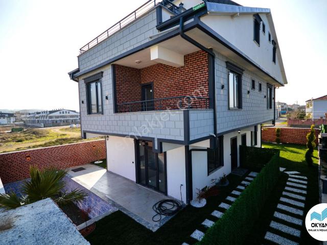 Sakarya Kocaali'de Deniz Manzaralı Müstakil Havuzlu 3+1 Lüks Villa
