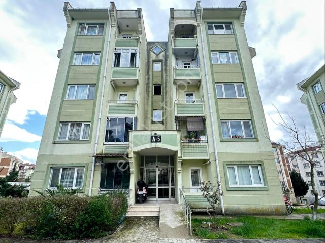 Sakarya Zümrüt Emlaktan Korucuk Mah. Dorukkent Sitesinde 1+1 Eşyalı Kiralık Dair