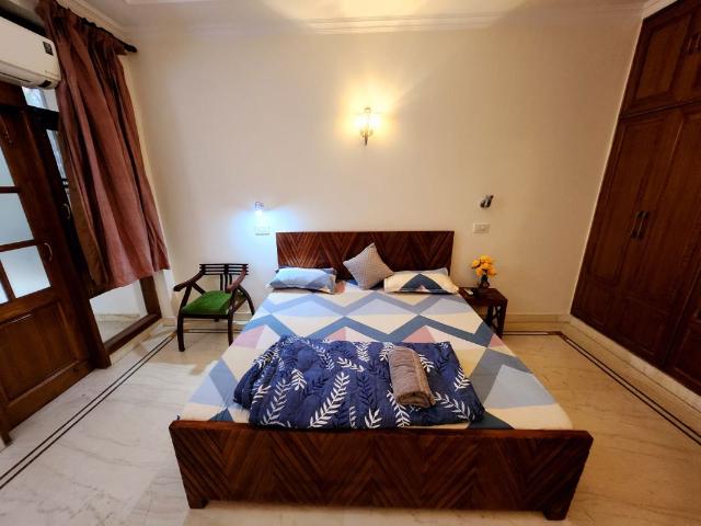 Saket 4 Bedroom 300 Sq. Ft. Apartment in Saket Delhi Listing ID: #9994
