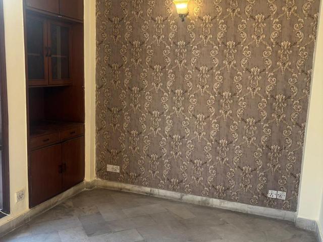 Saket 3 Bedroom 300 Sq. Yd. Apartment in Saket Delhi Listing ID: #9835