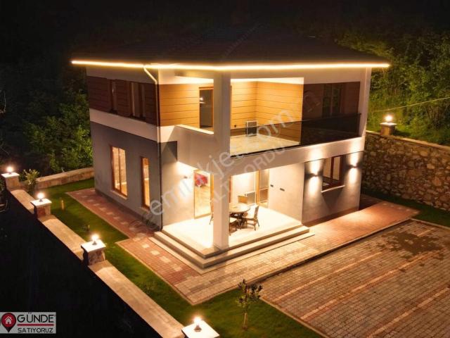 Saklı Cennet 10.946m² Bahçeli A plus Satılık Dublex Villa