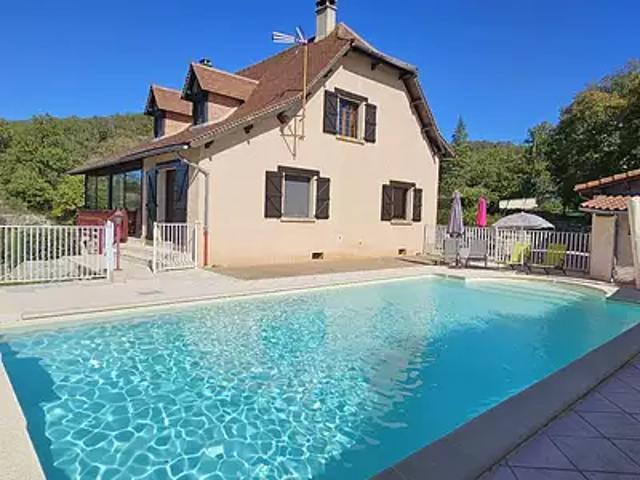 Salvagnac Cajarc 12260 Achat / Vente maison 8 pièces t8 cave parking