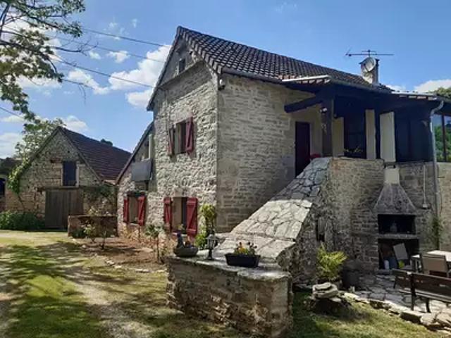 Salvagnac Cajarc 12260 Achat / Vente maison 13 pièces t13 piscine terrasse