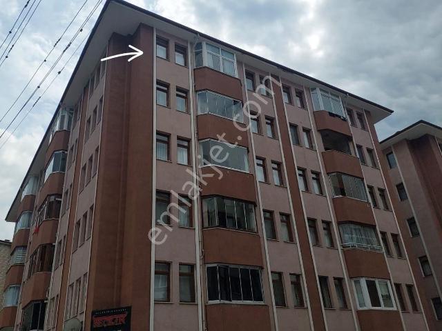 Salı Pazarı Merkezi Konumda 140 M2 Satılık 3+1 Daire