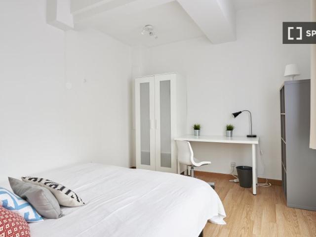 Sala aberta em apartamento com 10 quartos no Areeiro, Lisboa