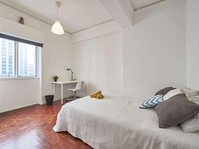 Sala aberta em apartamento com 9 quartos nas Avenidas Novas, Lisboa