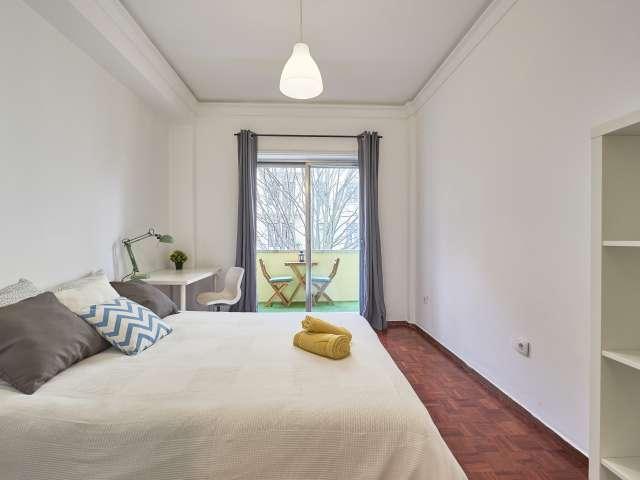 Sala aberta em apartamento com 9 quartos nas Avenidas Novas, Lisboa
