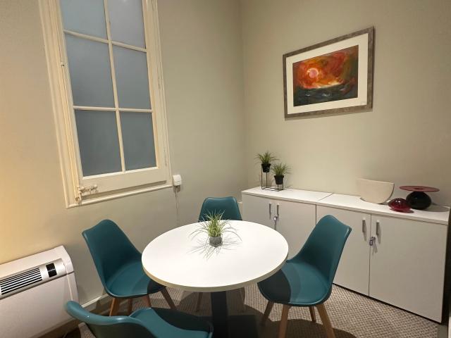 Sala de Visitas Sert 2 a 4 personas