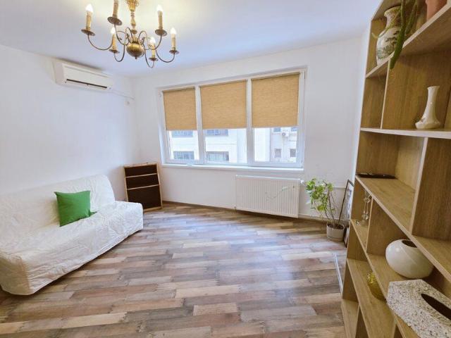 Sala Palatului Calea Victoriei Ateneu 2 camere inchiriere etaj 2 mobilat