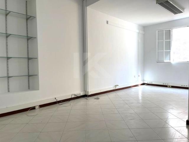 Sala para arrendar no centro do Funchal