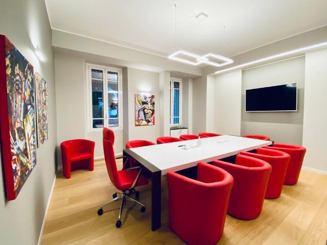 SALA RIUNIONI IN PRESTIGIOSO UFFICIO A MILANO