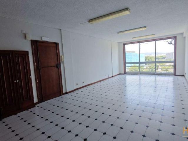 Sala/consultório/prestação de serviços 45m2 praça das flores porto. | 26074091213