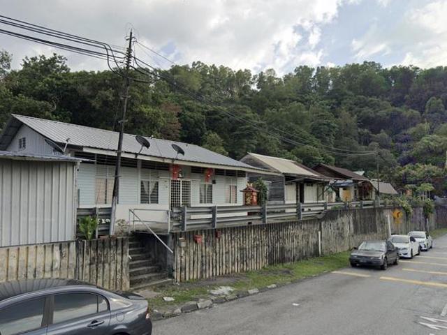 Salak south kampung landed 3 feet brick single storey 4000 sqft