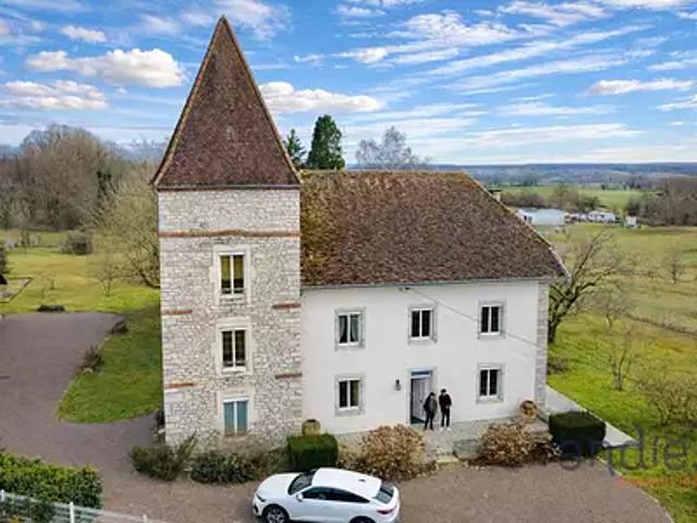 Salans 39700 Achat / Vente maison 11 pièces t11 au dernier étage
