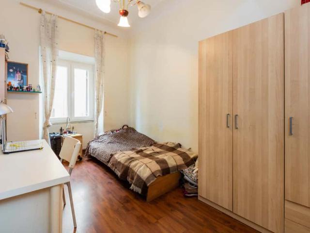 Salaria Room 1