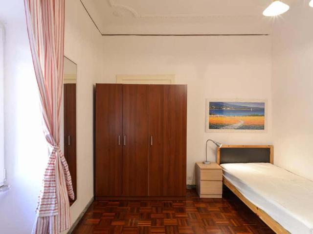 Salaria Room 2