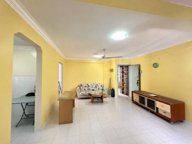Sale Medium Cost Sri Intan 3 room Siap renovation Corner