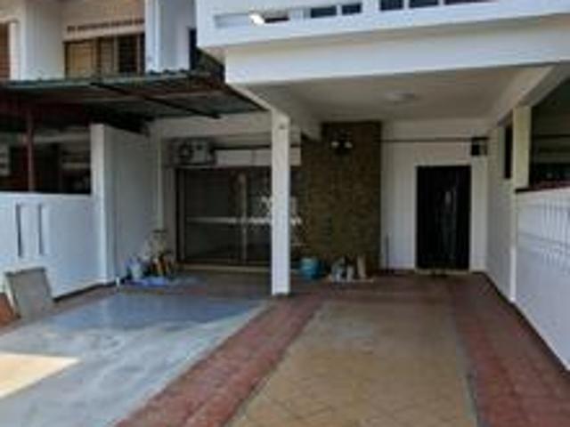SALE Newly Renovated 2Storey Terrace Taman Chi Liung Klang SALE