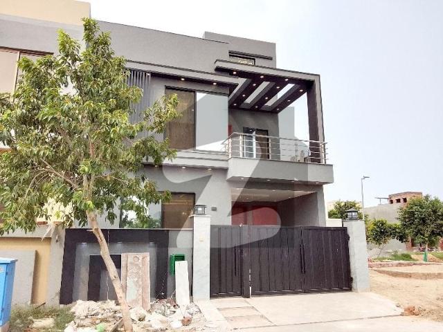 Sale A House In Lahore Prime Location Bahria Nasheman Iris
