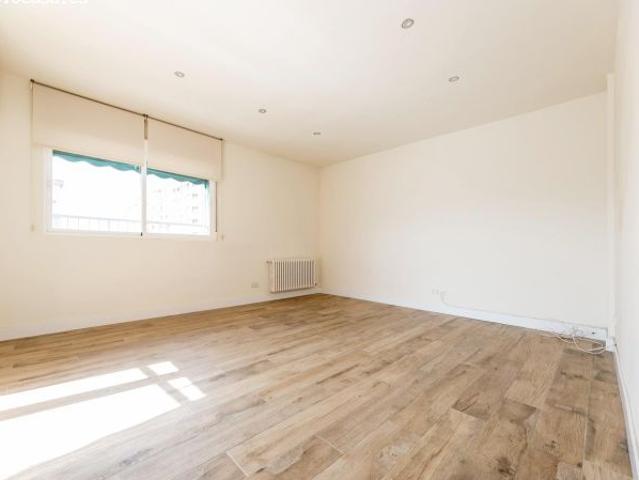 SALE A LA VENTA EXTRAORDINARIO ATICO REFORMADO EN GRANADA