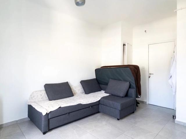Vente NICE Centre Gambetta Studio Rénové Balcon Etage Elev