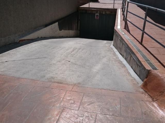 Sale Garage Narón